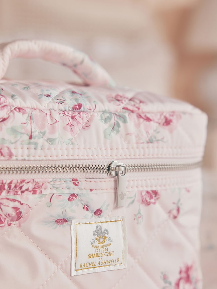 Shabby Chic Pink Washbag - Image 2 of 7 Shabby Chic Pink Washbag - Image 2 of 7