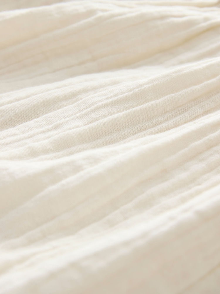 Crema - Blusa de manga corta suave con escote cuadrado bordado - Imagen 8 de 8 Crema - Blusa de manga corta suave con escote cuadrado bordado - Imagen 8 de 8