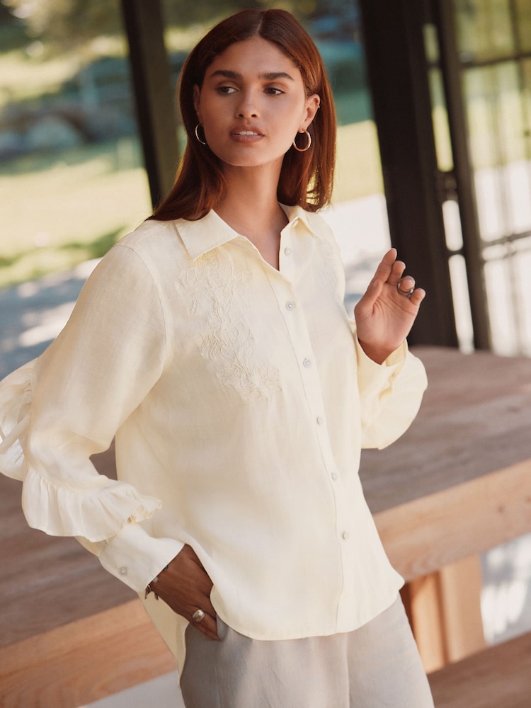 Neutro - Ramie Ruffle Detail Embroidered Shirt - Imagen 1 de 8 Neutro - Ramie Ruffle Detail Embroidered Shirt - Imagen 1 de 8