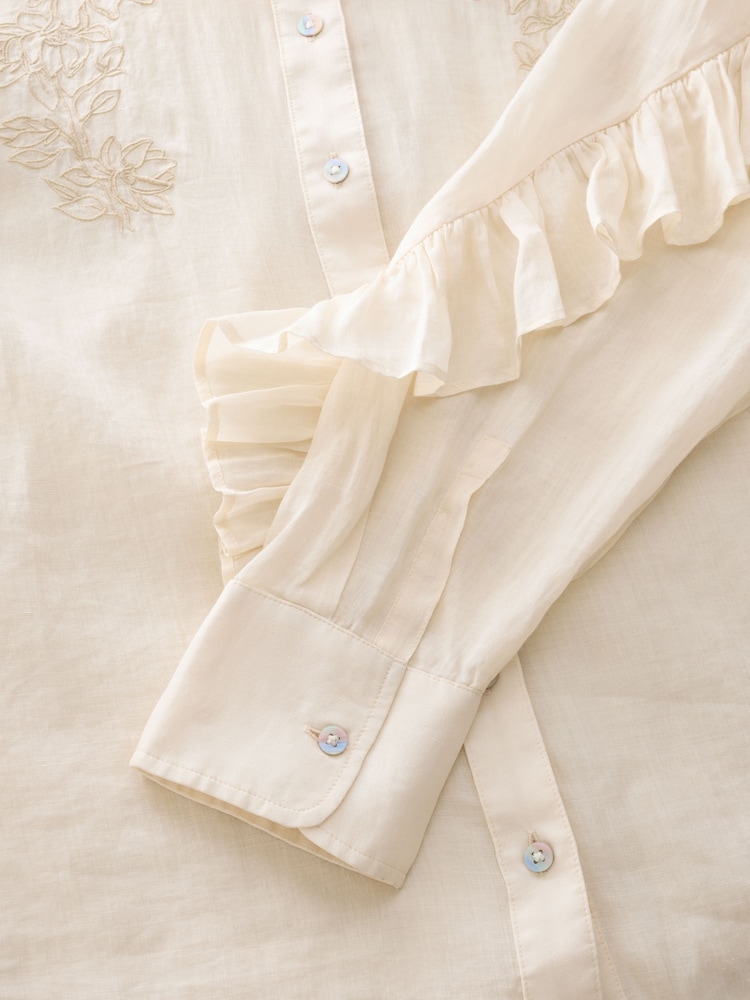 Neutro - Ramie Ruffle Detail Embroidered Shirt - Imagen 8 de 8 Neutro - Ramie Ruffle Detail Embroidered Shirt - Imagen 8 de 8