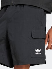Negro - adidas Originals Trefoil Essentials Woven Cargo Shorts - Imagen 4 de 6