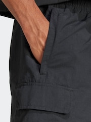 Negro - adidas Originals Trefoil Essentials Woven Cargo Shorts - Imagen 5 de 6