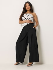 Schwarz - PixieGirl Petite Wickelhose mit weitem Bein und Falten - Bild 1 von 6