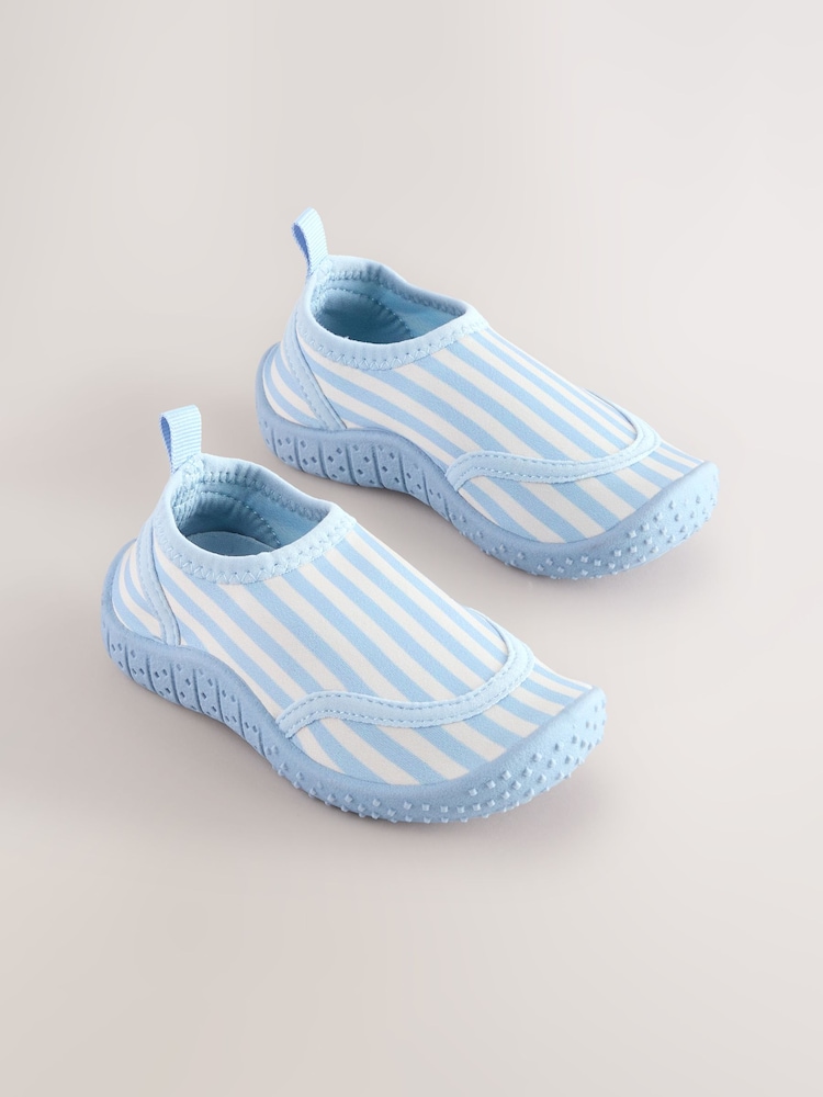 Blau Weiss Gestreift - Schwimmsocken - Bild 1 von 6 Blau Weiss Gestreift - Schwimmsocken - Bild 1 von 6