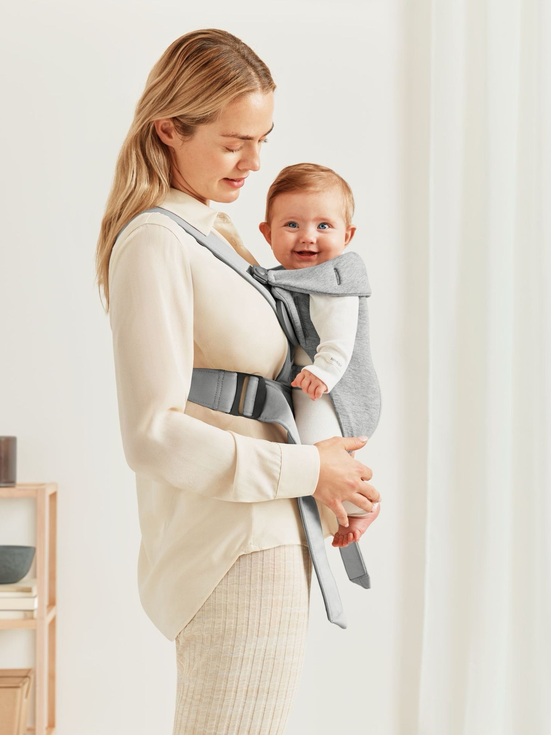 BabyBjörn Baby Carrier Mini, 3D Jersey, Light grey - Image 3