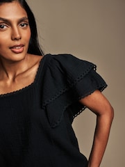Черный - Топ из % хлопка с кружевной отделкой Laura Ashley с рукавами-оборками 100 - Изображение 8 из 11