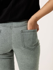 M&Co Petite Wash Straight Leg Jeans - תמונה 4 מתוך 5