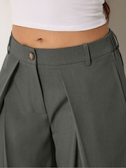 Grau - PixieGirl Petite Wickelhose mit weitem Bein und Falten - Bild 4 von 6