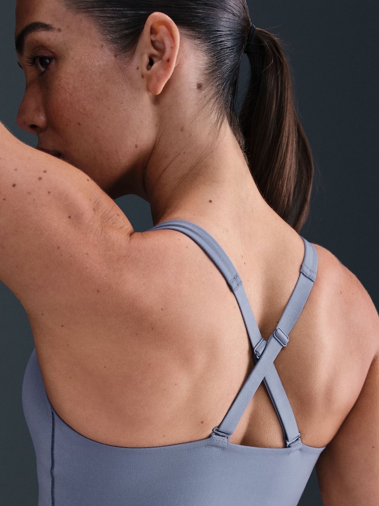 Sujetador deportivo largo acolchado de soporte medio Alate de Nike - Imagen 6 de 6