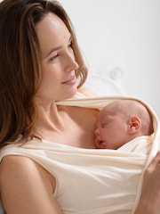 Seraphine Cream Maternity Babywearing Top - Imagen 9 de 10