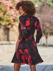 Sosandar Black Floral Print Ruched Detail Fit & Flare Dress - Image 4 of 5