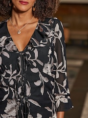 Sosandar Black Floral Print Ruffle Front Longline Blouse - Image 4 of 6