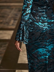 Sosandar Green Velvet Detail Ruched Front Midi Dress - Image 5 of 5