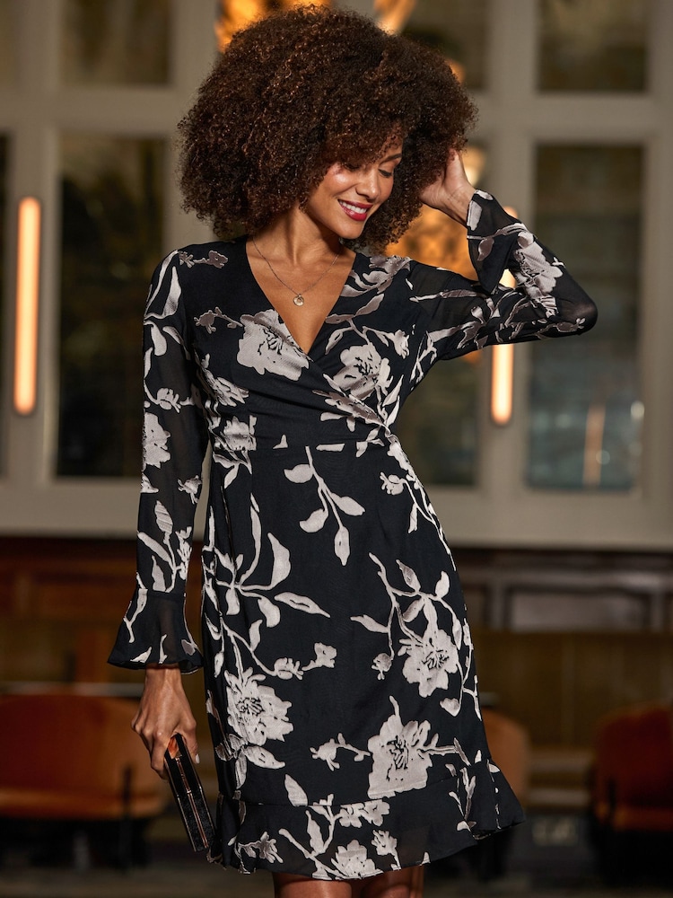 farm for anthropologie black floral dress Farm Rio Long-Sleeve Floral Lace Midi Dress