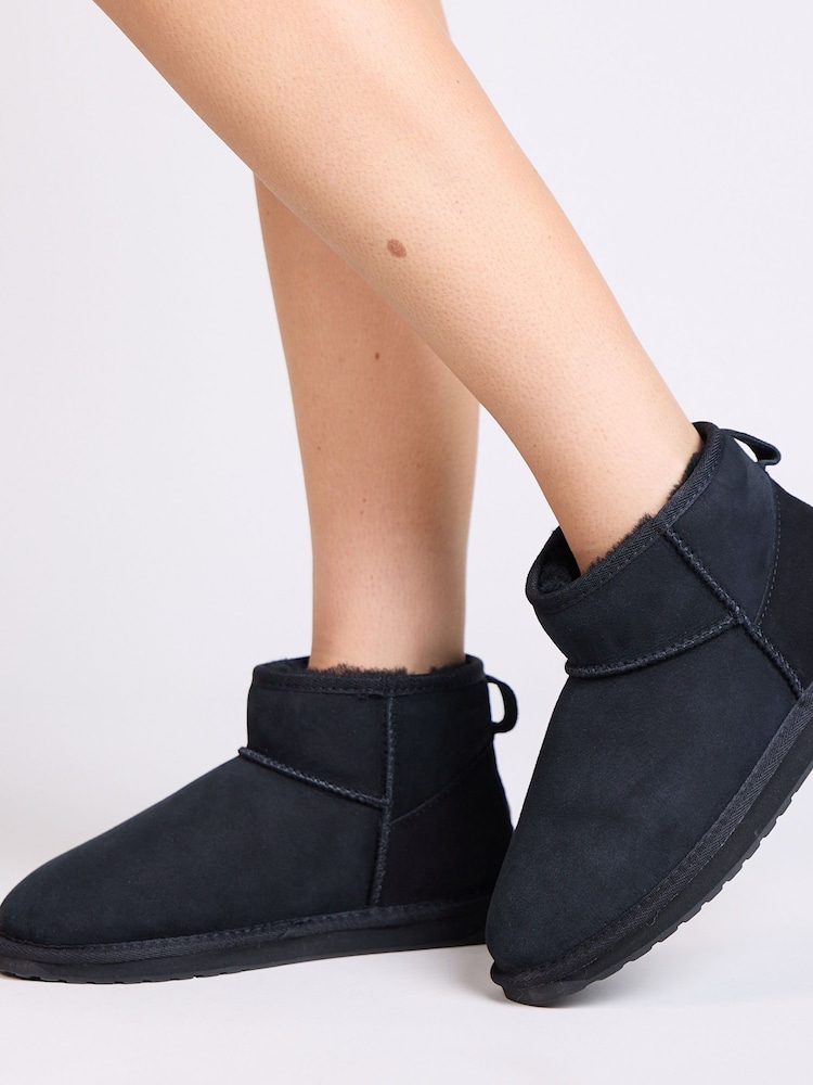 EMU Australia Black Stinger Micro Sheepskin Boots - Image 1 of 9