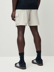 Белый - Шорты Челси с логотипом Adidas Small Essentials - Image 2 of 7