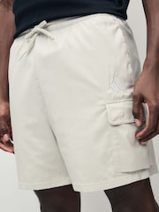 Белый - Шорты Челси с логотипом Adidas Small Essentials - Image 4 of 7
