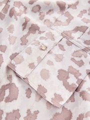 لون محايد طباعة شكل حيواني - Relaxed Fit Long Sleeve Overhead V-Neck Blouse - صورة 5 من 5