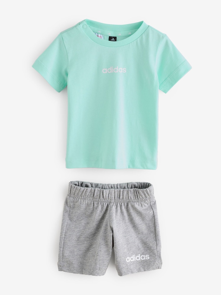 طقم شورت وتيشِرت قطن 100% تشكيلة Essentials من adidas - صورة 1 من 1