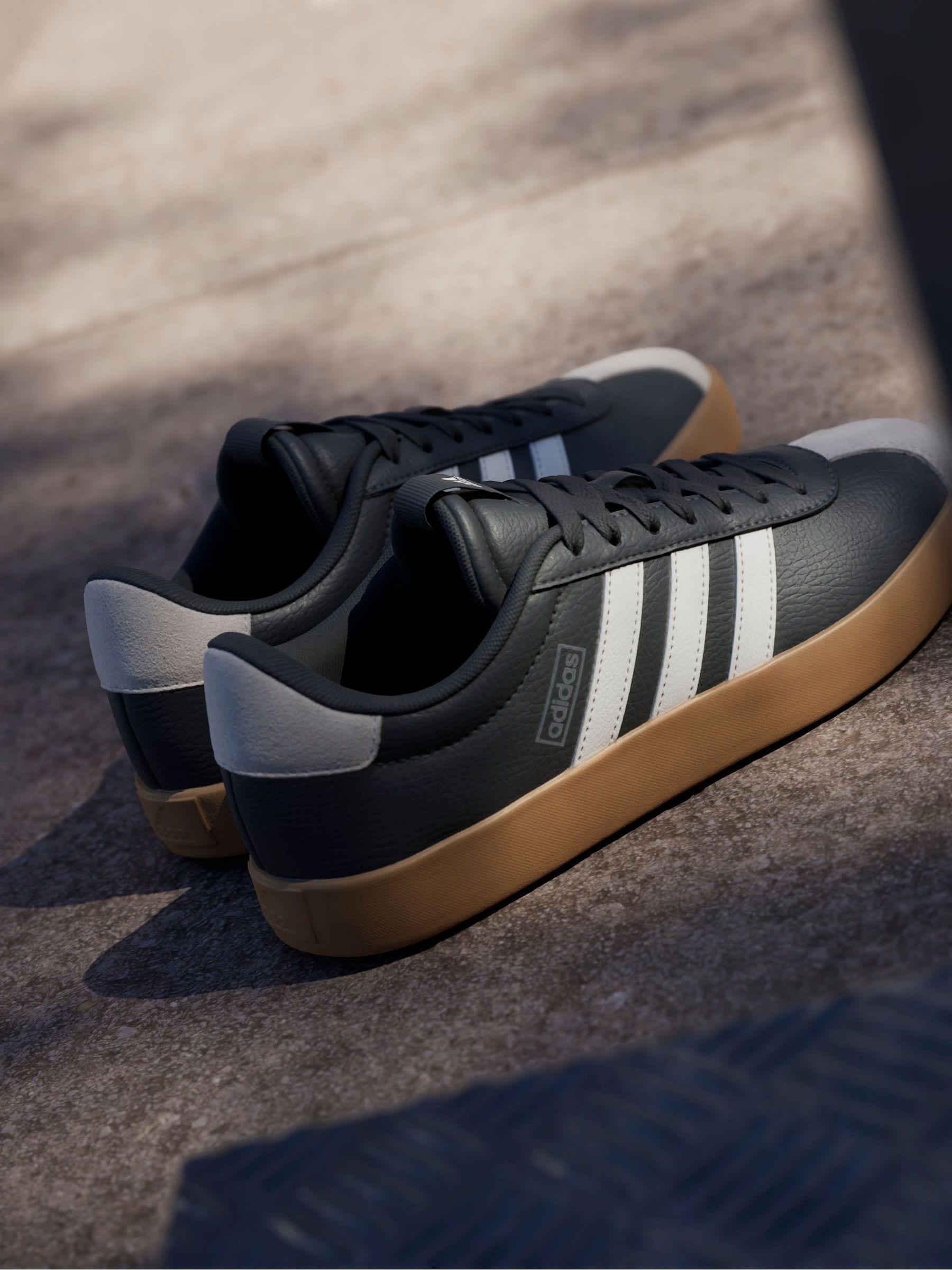 最新スケシューアディダスVL COURT 3.0 LOW SKATEBOARDING SHOES Women's Black VL Court 3.0 Low Sneakers | adidas US