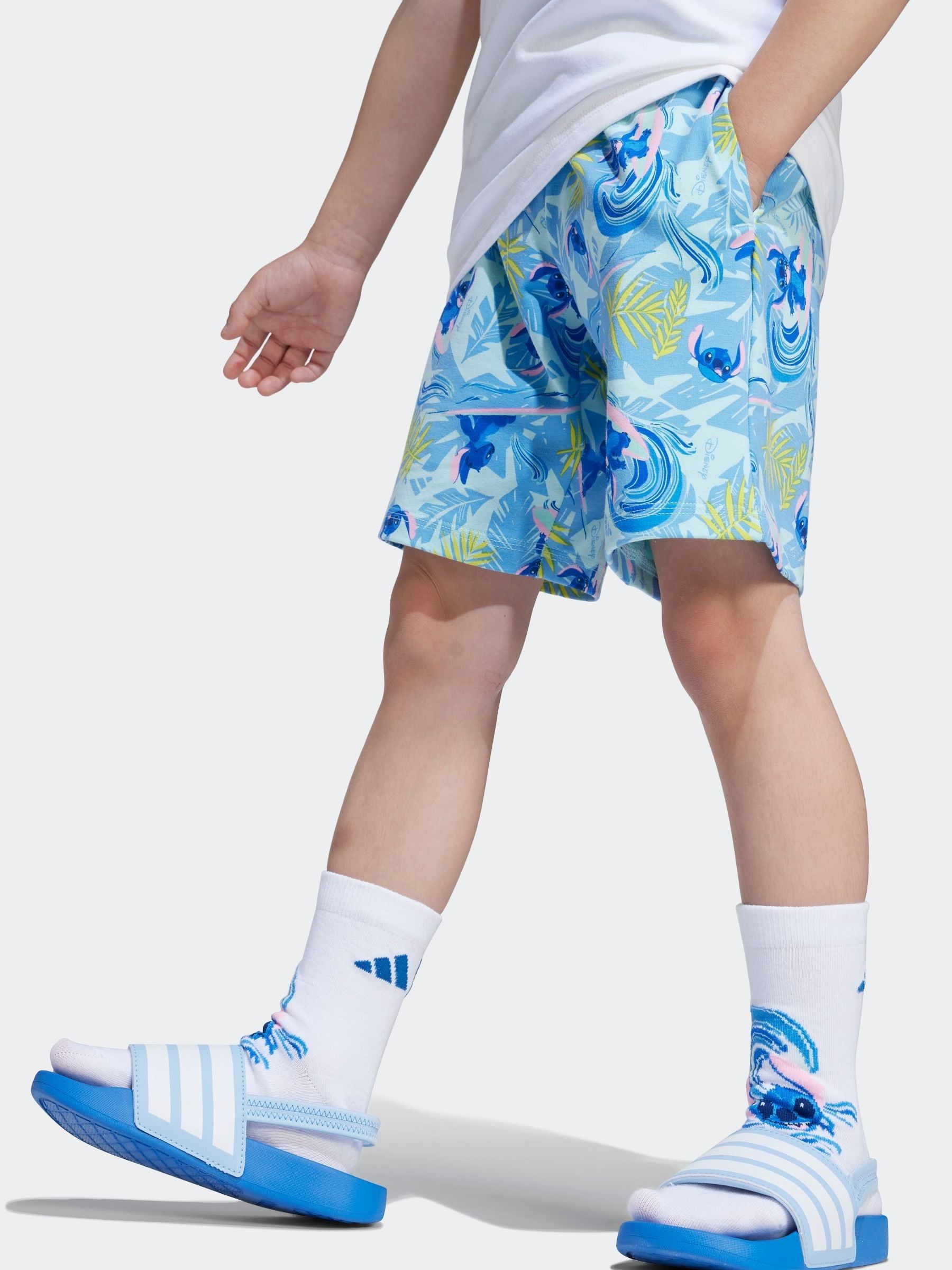 Next：日本 adidas Disney Lilo and Stitch トップス & ショートパンツ