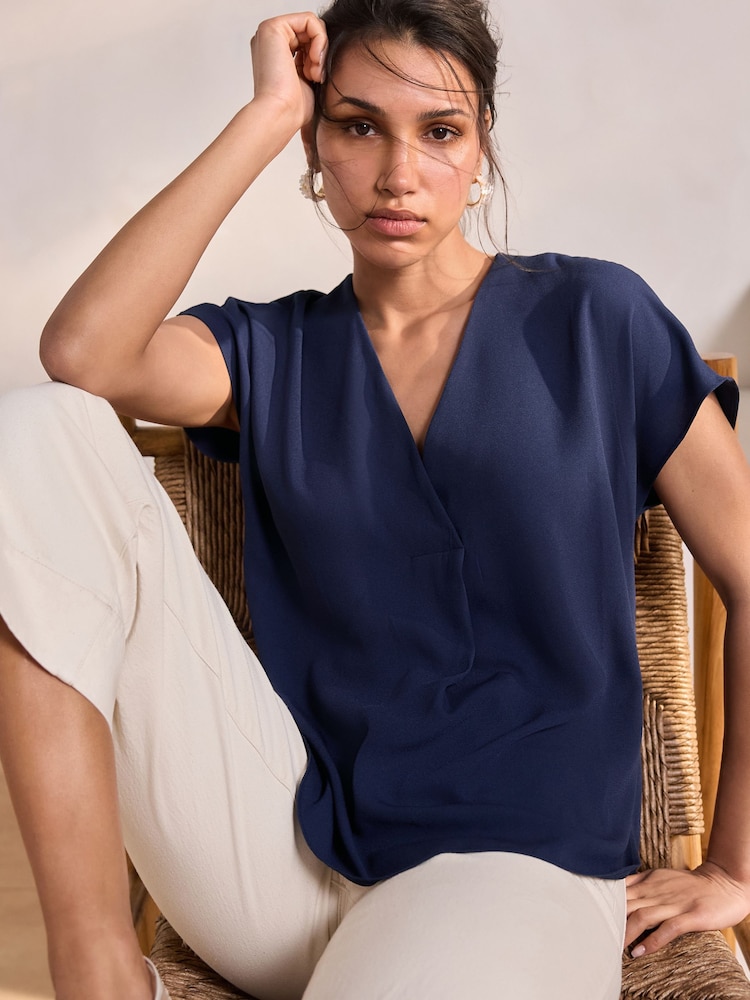 Donkerblauw - Relaxte pullover-blouse met korte mouwen en V-hals - Image 3 of 8