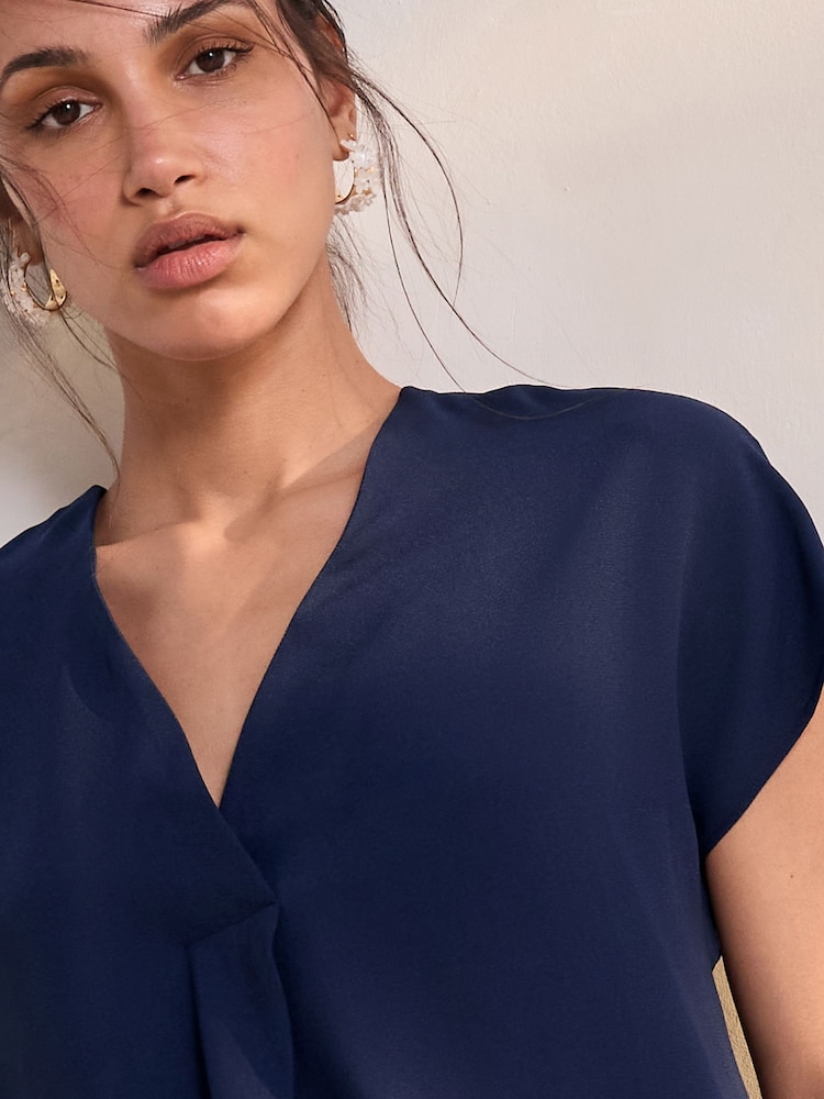 Donkerblauw - Relaxte pullover-blouse met korte mouwen en V-hals - Image 5 of 8