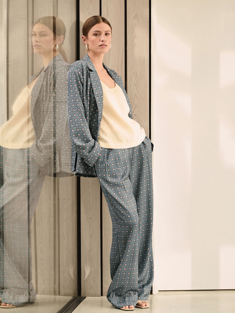 Blau - Hose mit weitem Beinschnitt und geometrischem Print - Image 4 of 8