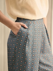 Blau - Hose mit weitem Beinschnitt und geometrischem Print - Image 5 of 8