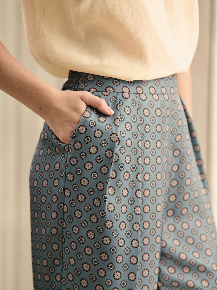 Blau - Hose mit weitem Beinschnitt und geometrischem Print - Image 5 of 8