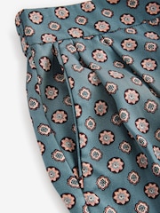 Blau - Hose mit weitem Beinschnitt und geometrischem Print - Image 7 of 8
