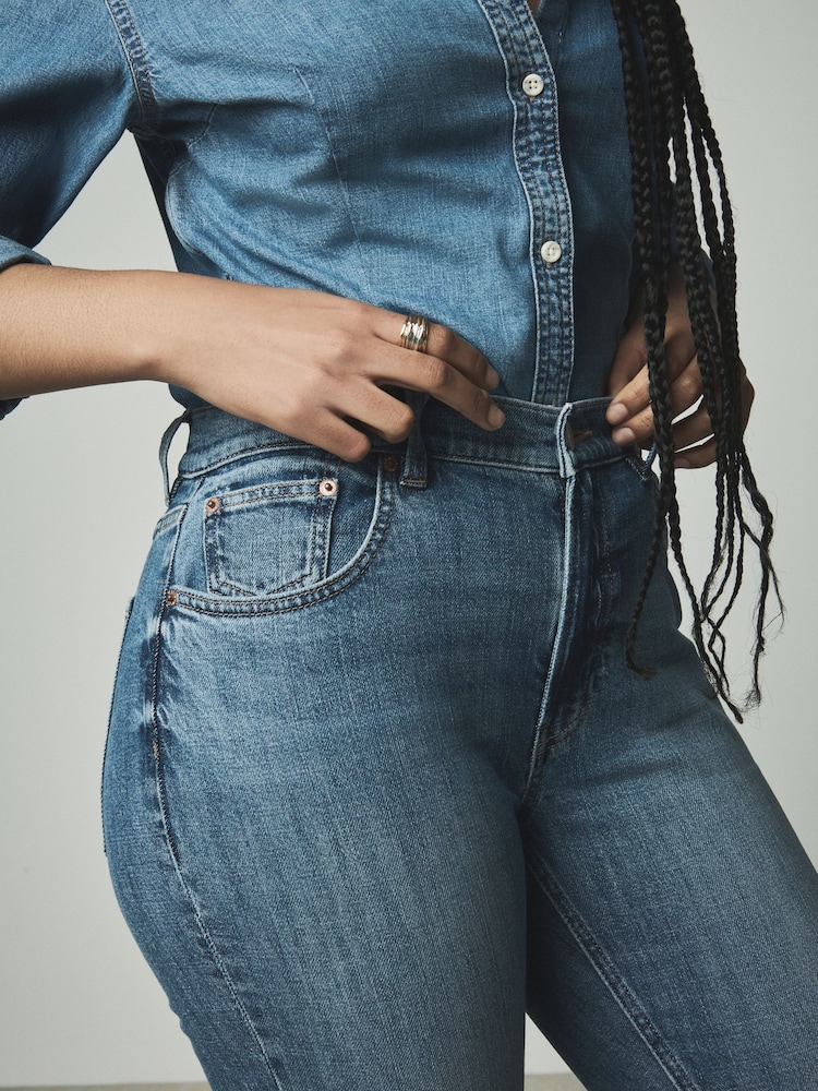 Mid Blue Hourglass Cropped Denim Capri Shorts - Image 4 of 7