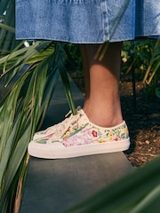 Kew Collection с цветочным принтом - Кроссовки для бейсбола Forever Comfort ® Round Toe Chunky - Image 2 of 8
