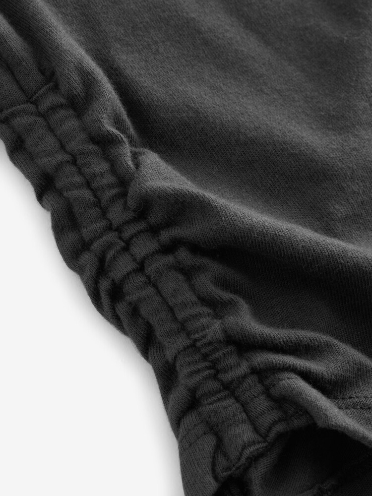 رمادي - تيشِرت بكُم طويل بياقة حافة مستديرة بطبعة بيتزا غرافيك من Abercrombie & Fitch - صورة 4 من 4 رمادي - تيشِرت بكُم طويل بياقة حافة مستديرة بطبعة بيتزا غرافيك من Abercrombie & Fitch - صورة 4 من 4