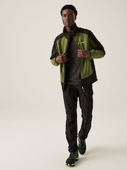 Regatta Green Mens Moutdale Softshell Jacket - Image 2 of 9