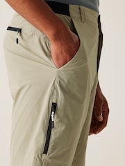 Regatta Green Mens Travel Light Packaway Shorts - Image 4 of 6