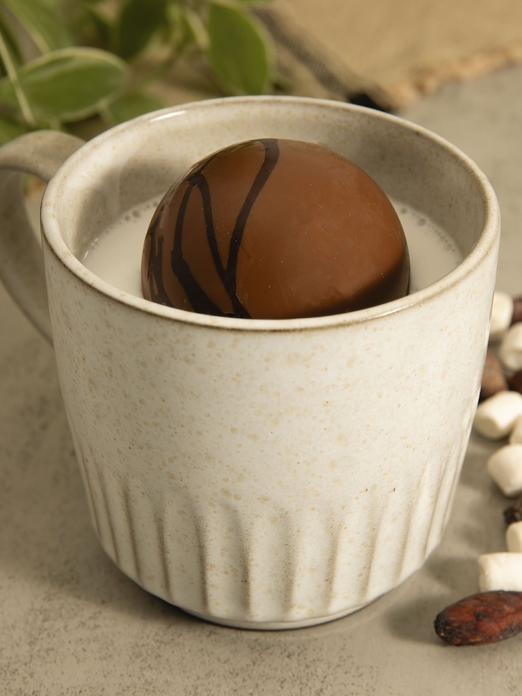 Gnaw 2 Pack of Marvellous Mixed Hot Chocolate Bombes - Image 2 of 3