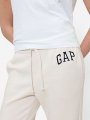 Cream - Taisni sporta bikses ar Gap logotipu - Attēls 4 no 5