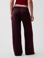 Burgunderrot - Gap Satin Easy Wide-Leg Trousers - Bild 2 von 5