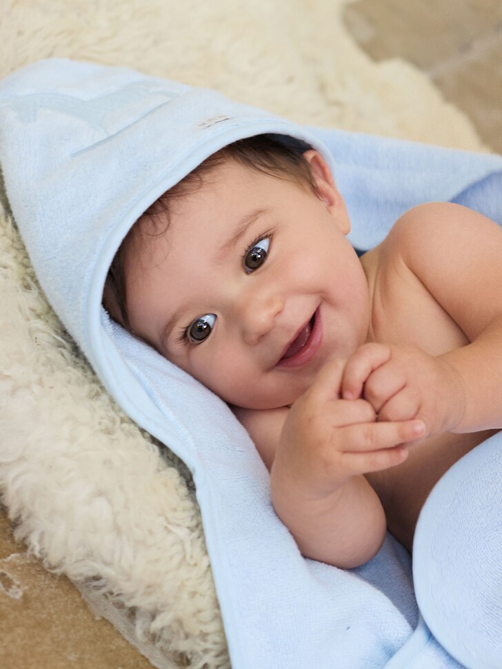The Little Tailor White Hooded Bath Towel