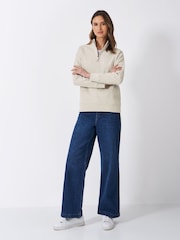 سويت شيرت لون طبيعي بنصف سحاب من Crew Clothing Company - صورة 3 من 5