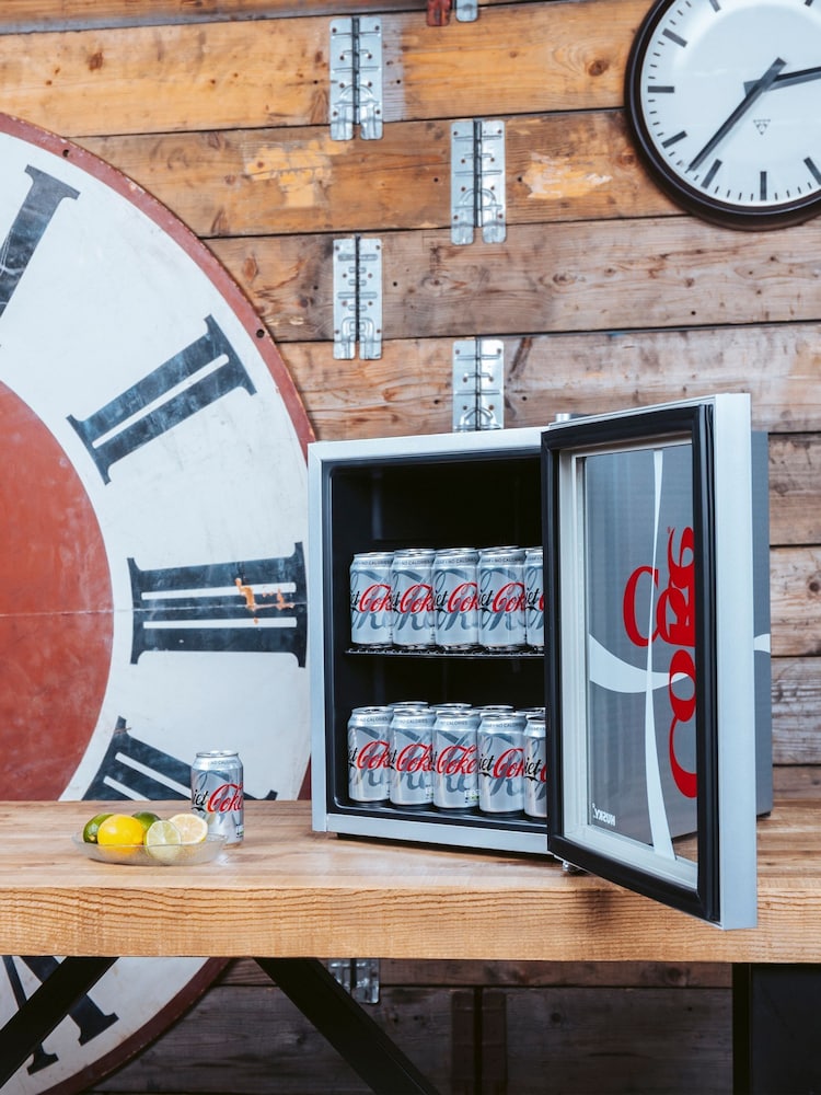 Husky Silver Diet Coke Drinks Cooler - Image 2 of 11