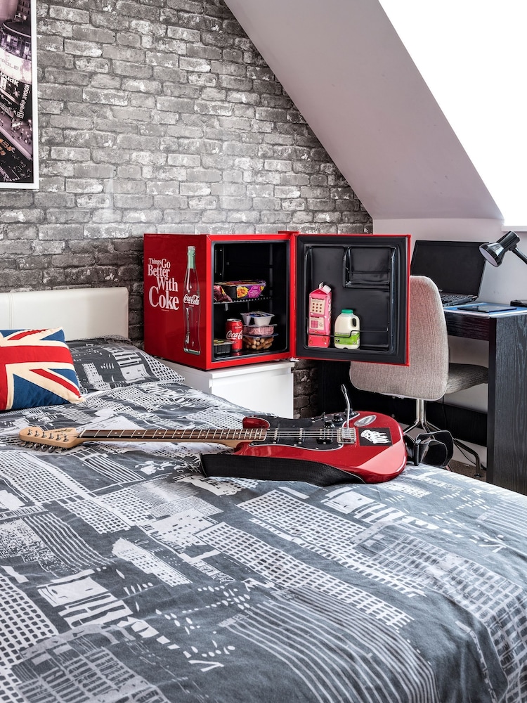 Husky Red Coca Cola Mini Fridge - Image 2 of 13