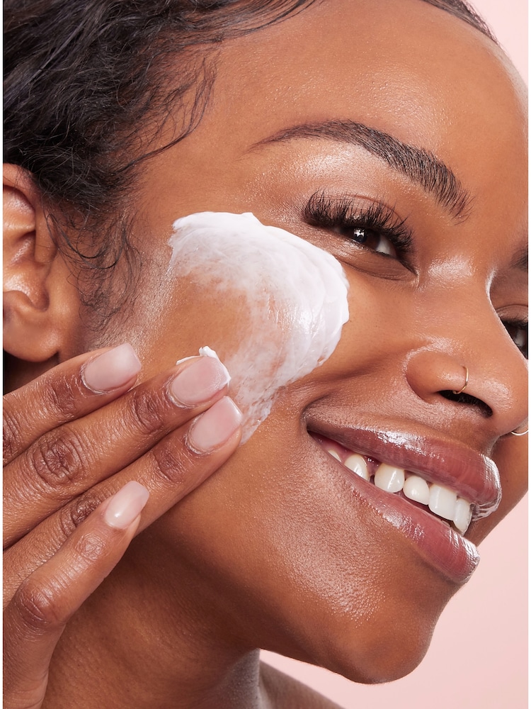 Bath & Body Works Hydrating Face Cream With Hyaluronic Acid + Vitamin B5 + Shea Butter 4 oz / 113 g - Image 2 of 2