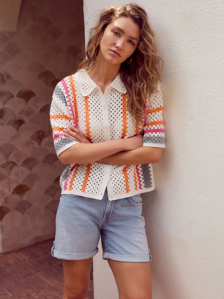 Rayas blancas - Relaxed Short Sleeve Collared Crochet Shirt - Imagen 2 de 7 Rayas blancas - Relaxed Short Sleeve Collared Crochet Shirt - Imagen 2 de 7