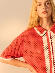 Rojo - Relaxed Short Sleeve Collared Crochet Shirt - Imagen 5 de 8