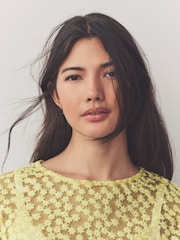 Amarillo - Boxy Floral Mesh Short Sleeve Top - Imagen 4 de 7
