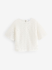 Blanco - Boxy Floral Mesh Short Sleeve Top - Imagen 6 de 8