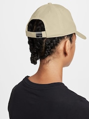 Коричневый - Nike детская кепка с металлическим логотипом  Dri-FIT Kids Club - Изображение 2 из 6