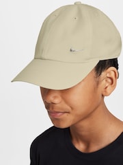 Коричневый - Nike детская кепка с металлическим логотипом  Dri-FIT Kids Club - Изображение 4 из 6